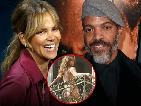 Halle Berry Poses Fully Nude on Balcony。